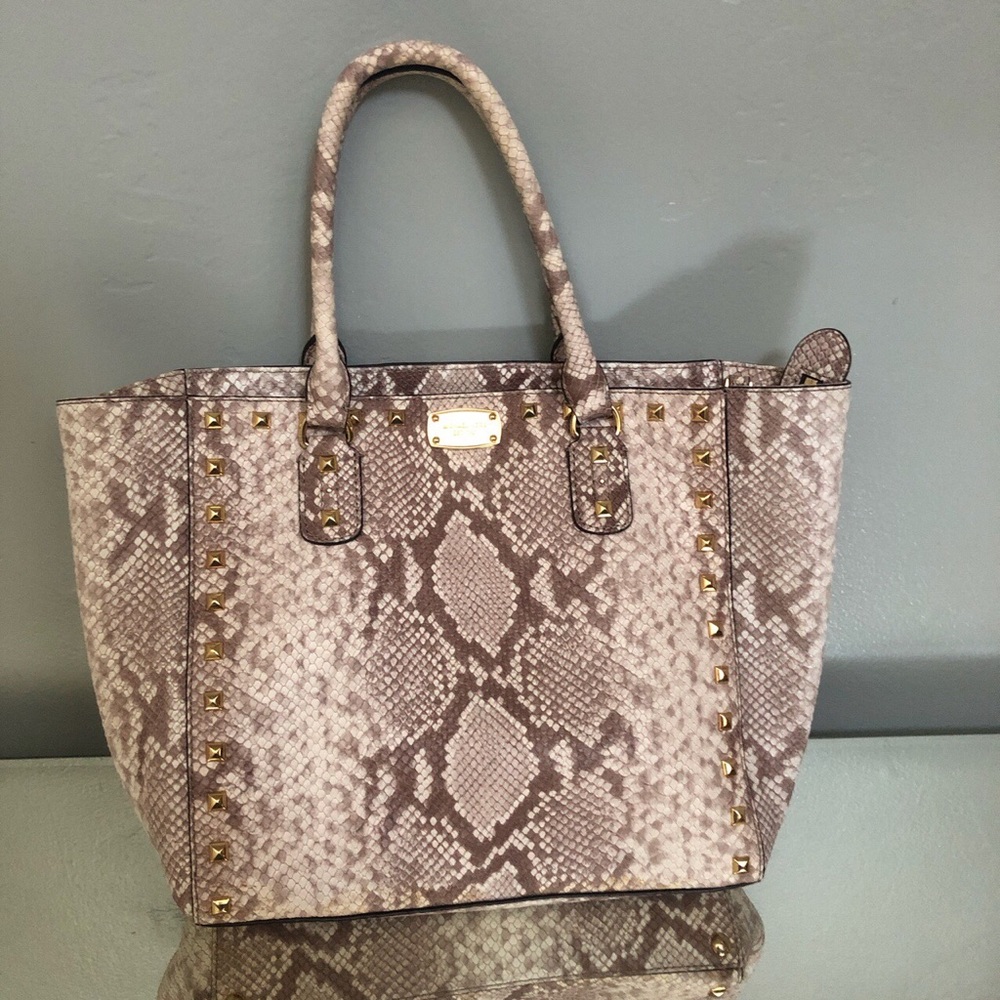 Beautiful michael kors snake skin shoulder bag